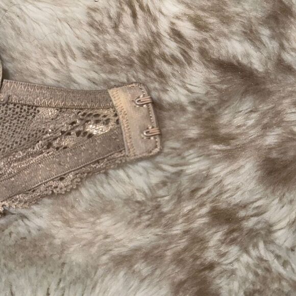 Natori nude soft cup bra with lace trim | Sz 30D - Picture 8 of 8